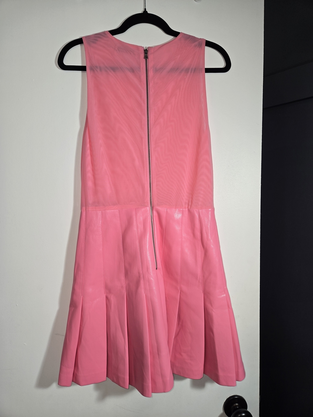 Alice + Olivia Hot Pink Sleeveless Pleated Mini Dress - Picture 3 of 4
